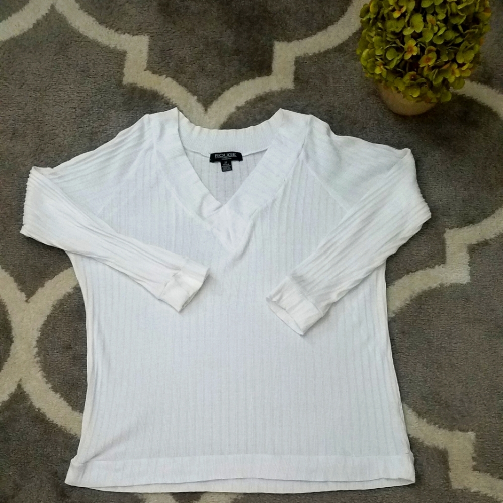 Ribbed v- neck long sleeve pullover